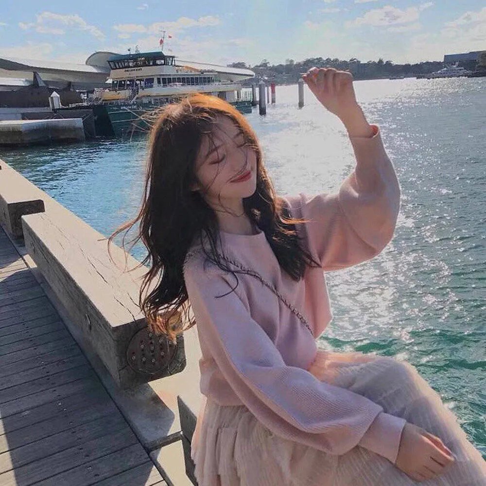 山有九色念有卿